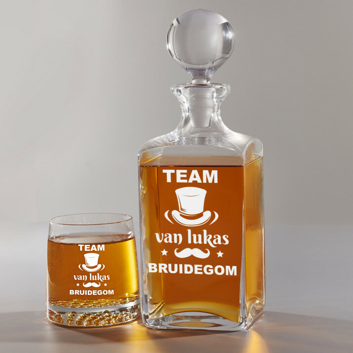 Team van bruidegom - Carafe of whisky