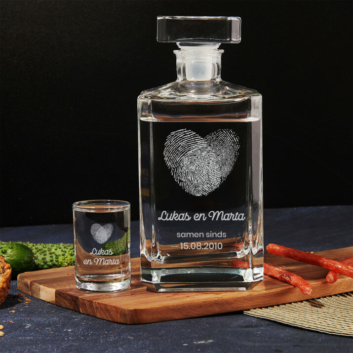 Vingersfdruk - Karaf en wodka glazen