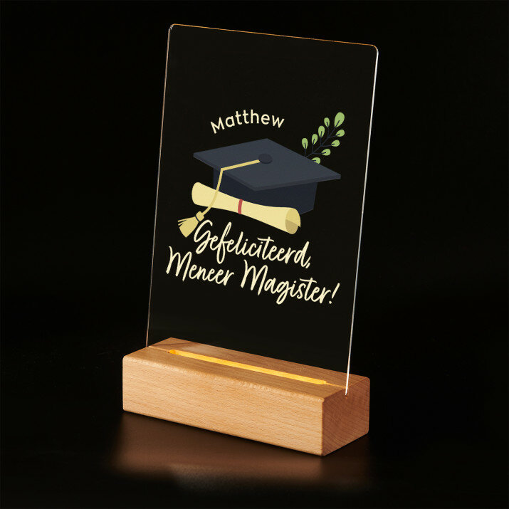 Gefeliciteerd meneer magister - Afdruk op acrylglas met LED- standaard