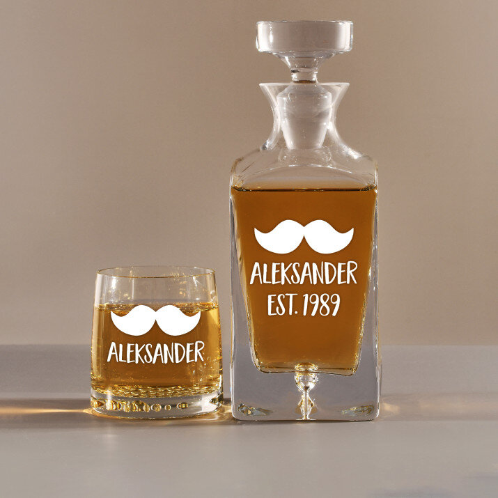 Naam - Carafe of whisky