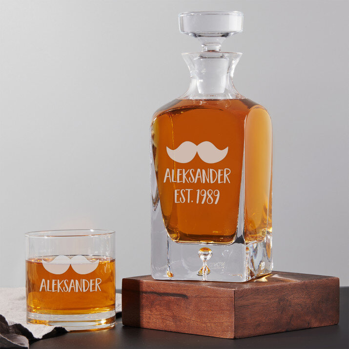 Naam - Carafe of whisky