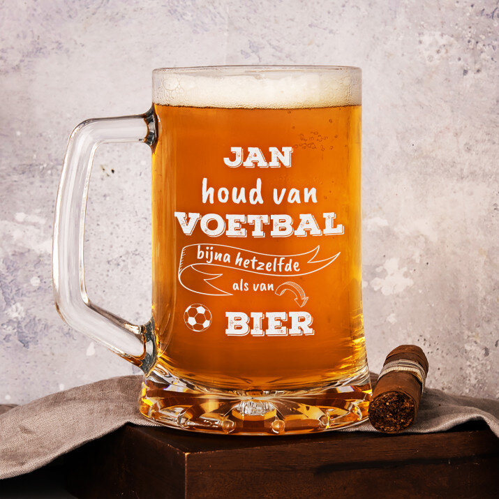 Houd van voetbal bijna hetzelfde als van bier - Bierpokal