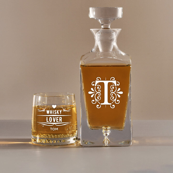 Whisky Lover - Carafe of whisky