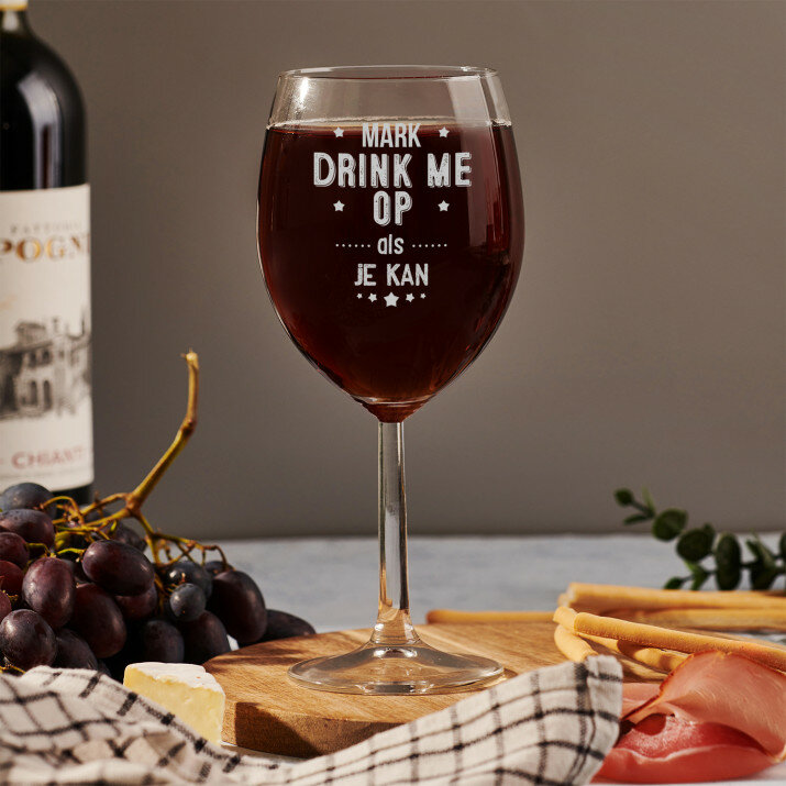 drink me op - Wijnglas
