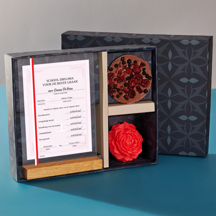 Cadeauset met voor de juffrouw afdruk op glas en chocolade