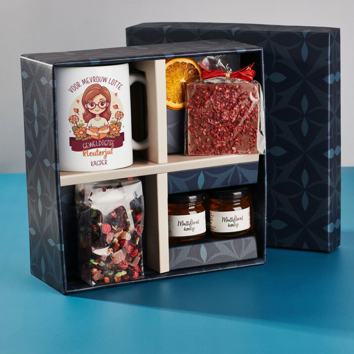 Cadeauset voor de kleuterjuf 2 met mok en thee