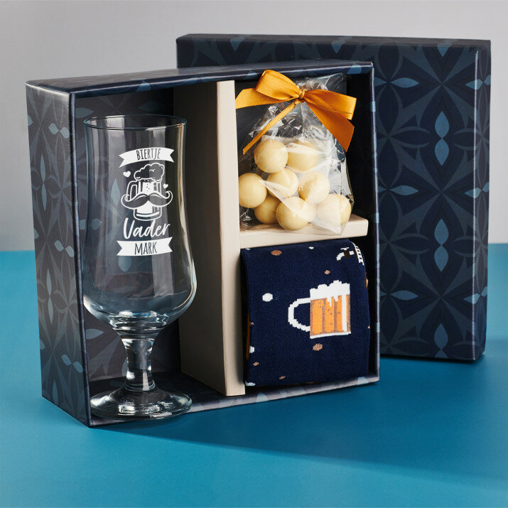 Cadeauset voor de vader met bierpokal en sokken
