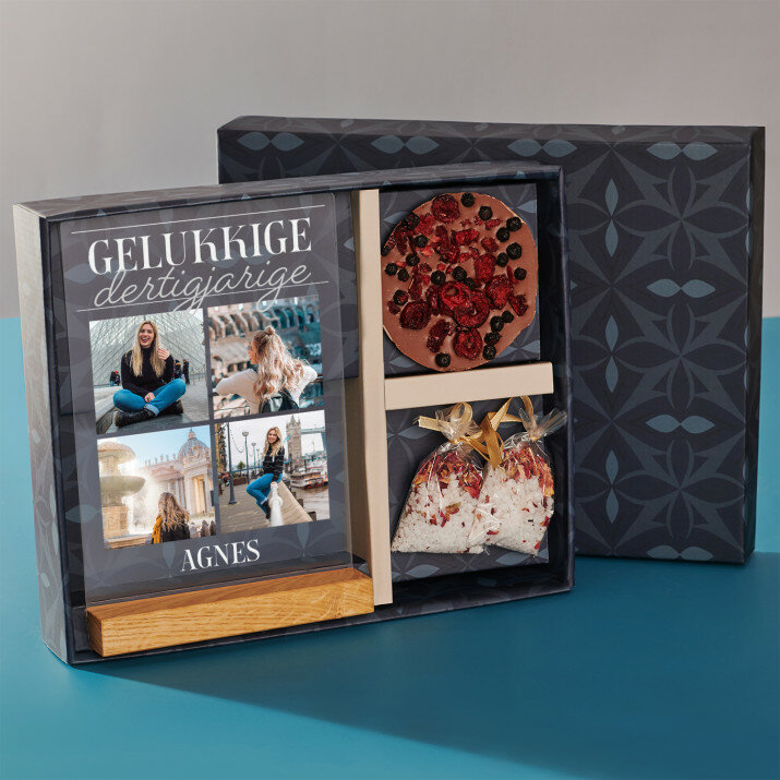 Cadeauset voor de 30e verjaardag met afdruk op glas en badzout