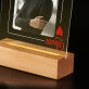 Koningin van alles - Afdruk op acrylglas met LED- standaard