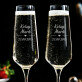 onze datum - twee gegraveerde champagneglazen