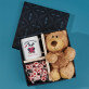 Cadeauset met voor de verloofde mok en teddybeer