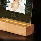 Goude vrouw - Afdruk op acrylglas met LED- standaard
